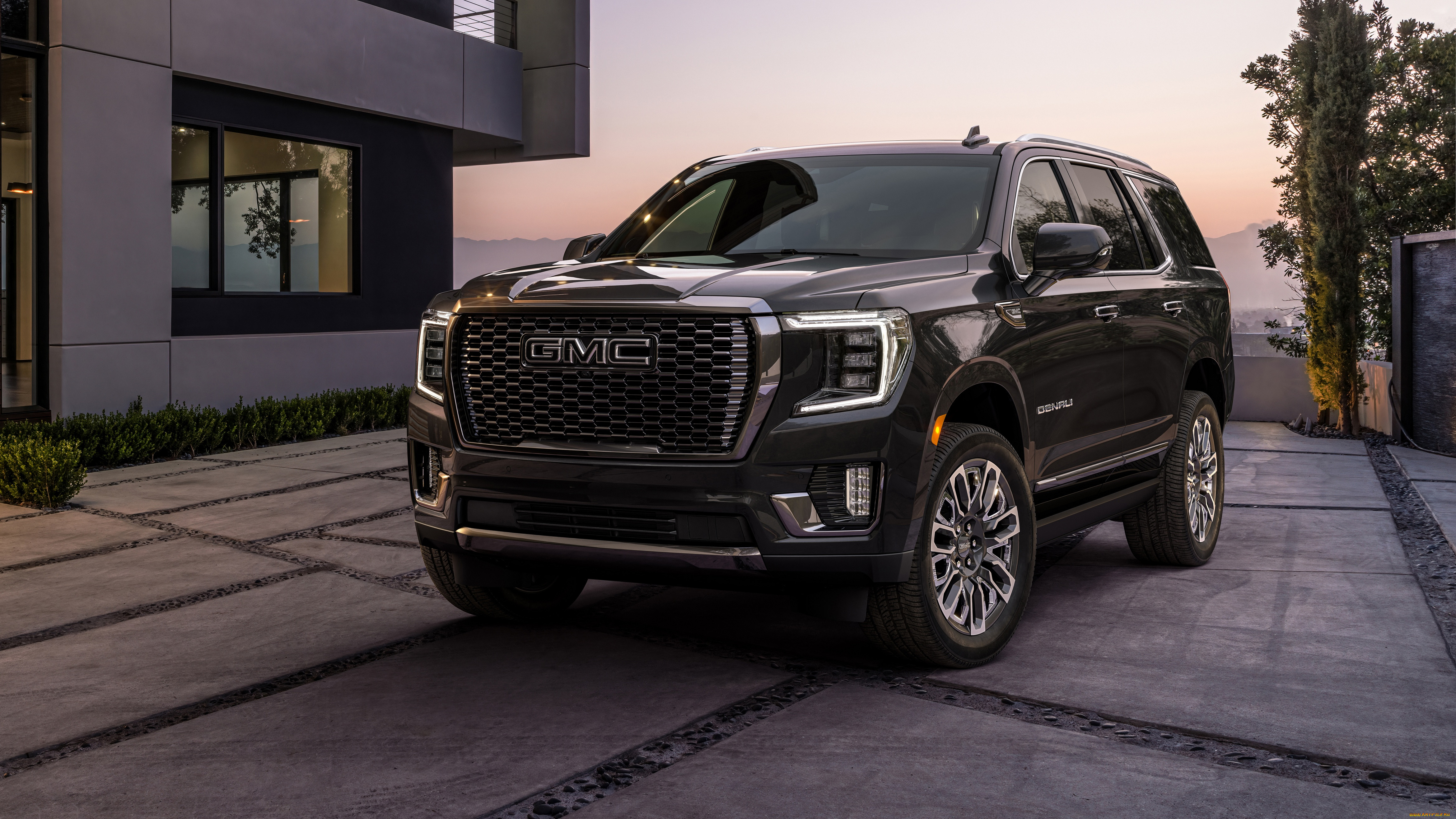 GMC Yukon Denali 2021